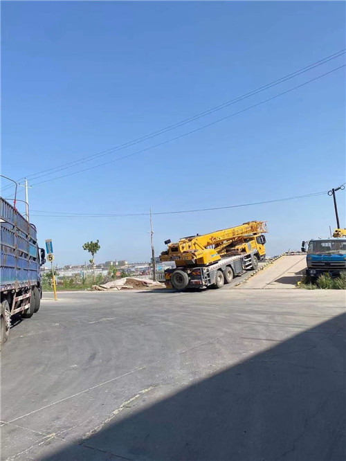 梁溪区25吨吊车的租赁价格大概是多少？