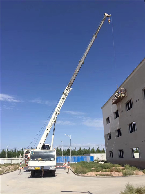 梁溪区“轻装强干”—— 吊车的 “轻量化臂架” 技术